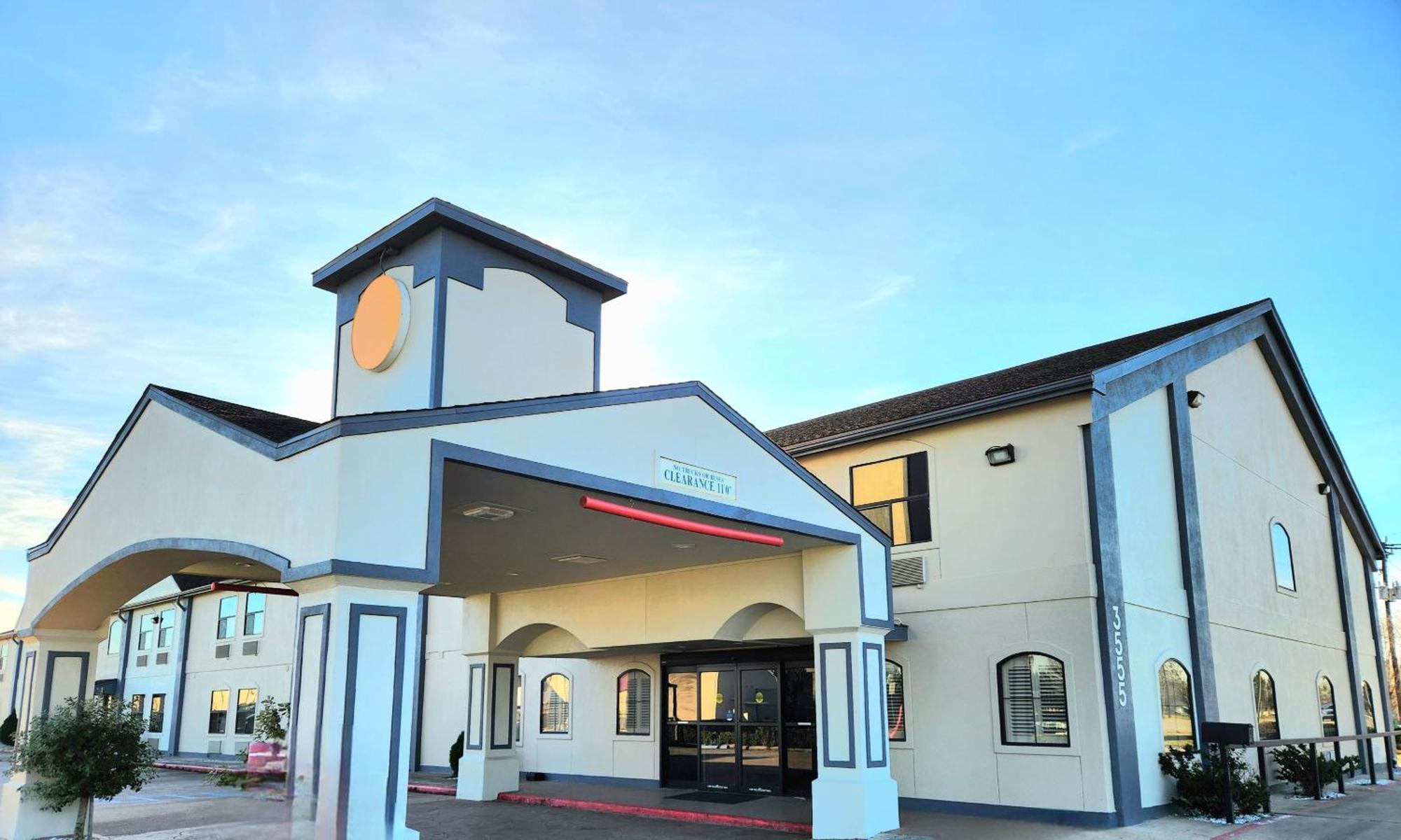 Days Inn By Wyndham Rosenberg Exterior photo