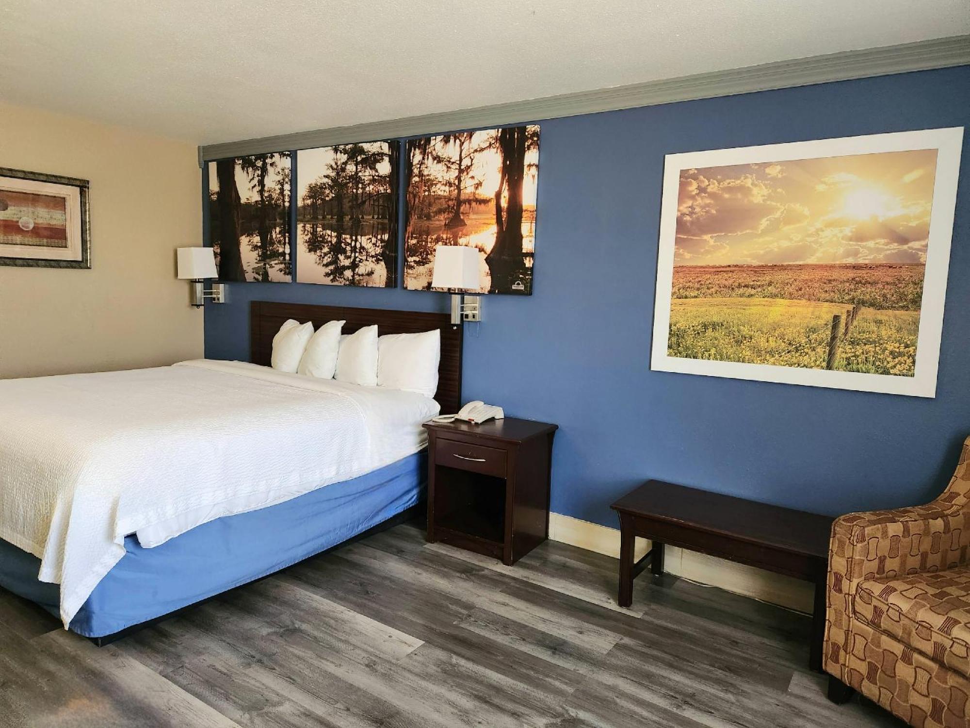 Days Inn By Wyndham Rosenberg Exterior photo