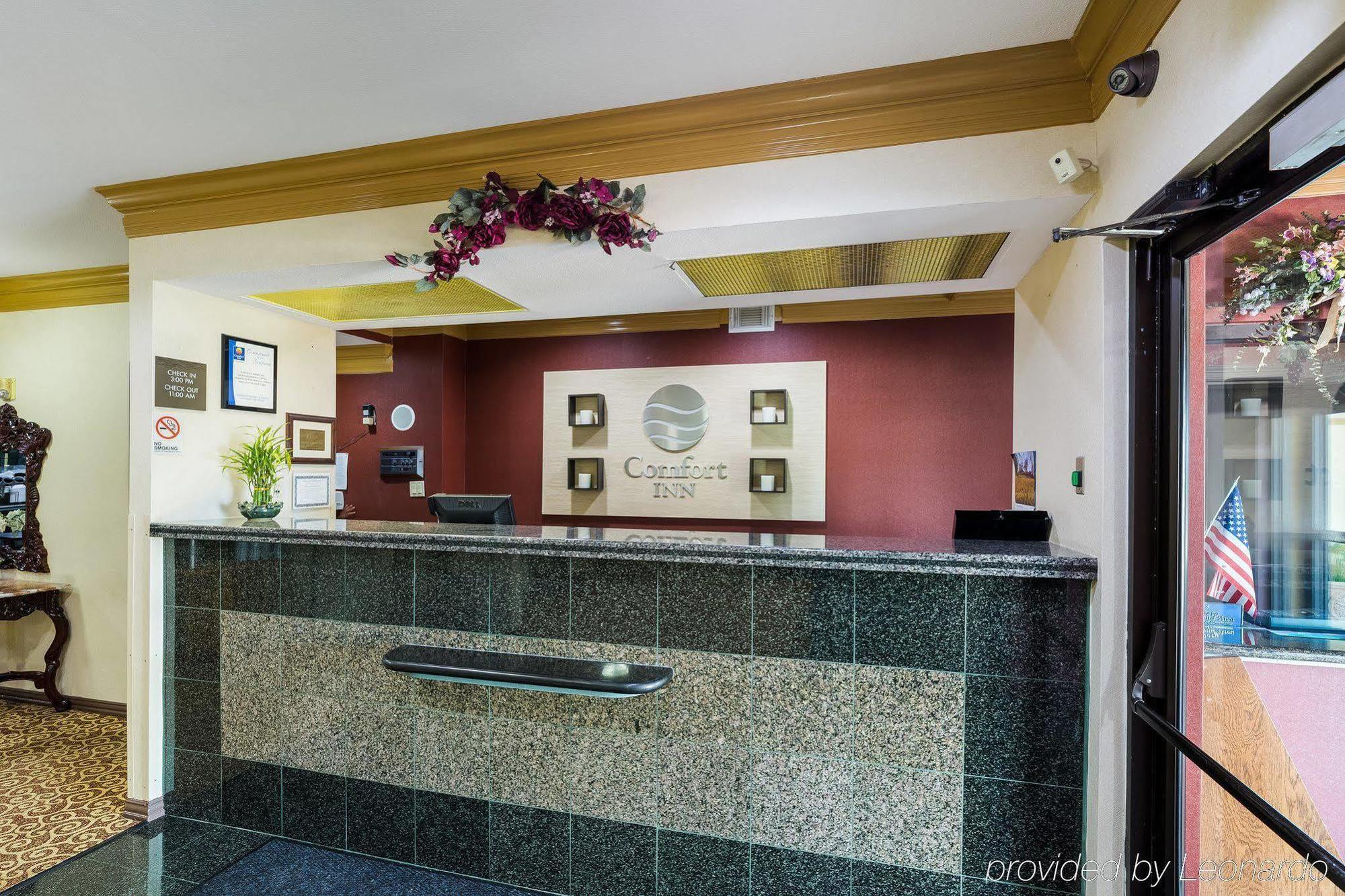 Days Inn By Wyndham Rosenberg Exterior photo