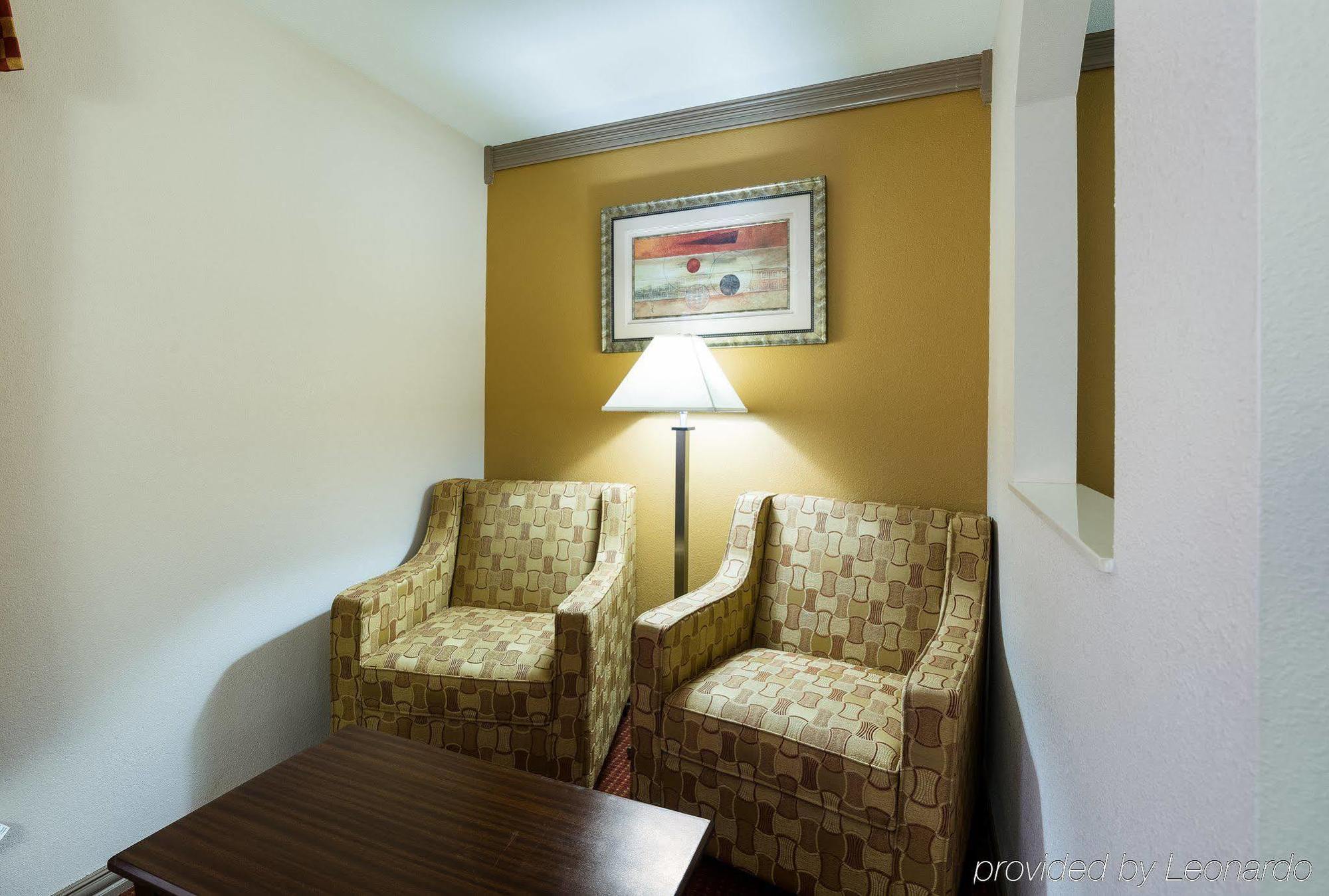 Days Inn By Wyndham Rosenberg Exterior photo